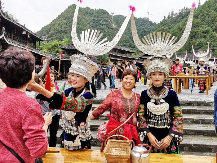 贵州旅游胜地前十名排行榜，贵州值得去的旅游景点